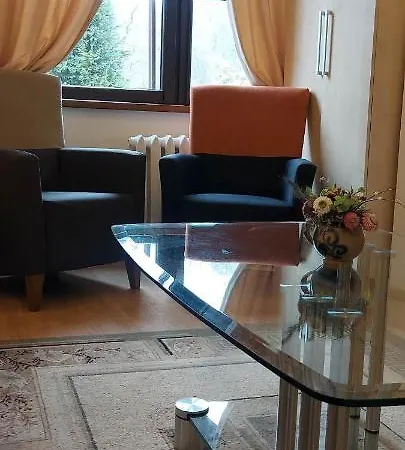 Zloty Jelen - Restauracja I ゲストハウス 3*